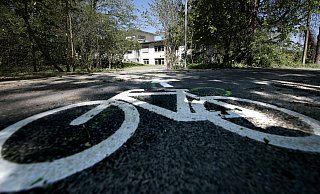 Am Straßenverkehrsamt in Kirchlengern führt jetzt ein Radweg vorbei. Foto: GERALD DUNKEL - www.gerald-dunkel.de Am Straßenverkehrsamt in Kirchlengern führt jetzt ein Radweg vorbei. Foto: GERALD DUNKEL - www.gerald-dunkel.de