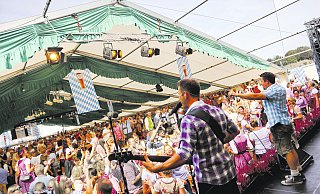 Katharinenmarkt: Im vergangenen Jahr ist am Montag die Band Würzbuam aufgetreten. - Jens Reddeker Katharinenmarkt: Im vergangenen Jahr ist am Montag die Band Würzbuam aufgetreten. - Jens Reddeker