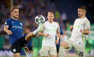 Bielefeld und Bremen lieferten sich eine umkämpfte Partie. - Bernd Thissen/dpa Bielefeld und Bremen lieferten sich eine umkämpfte Partie. - Bernd Thissen/dpa