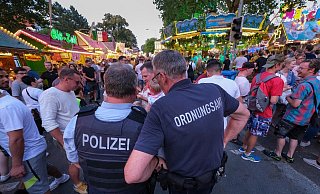 Mit digitaler Hilfe können künftig mögliche Engstellen auf Libori erfasst werden, wo zu viele Menschen unterwegs sind. - Andreas Zobe Mit digitaler Hilfe können künftig mögliche Engstellen auf Libori erfasst werden, wo zu viele Menschen unterwegs sind. - Andreas Zobe