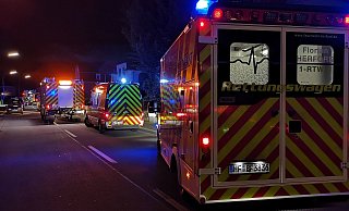 Eine 15-jährige Bewohnerin musste zur Kontrolle ins Klinikum Herford transportiert werden. - Feuerwehr Eine 15-jährige Bewohnerin musste zur Kontrolle ins Klinikum Herford transportiert werden. - Feuerwehr