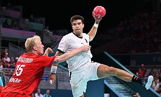 Die deutschen Handballer leisten sich im verlorenen Olympia-Finale zu viele Fehler im Angriff. - Tom Weller/dpa Die deutschen Handballer leisten sich im verlorenen Olympia-Finale zu viele Fehler im Angriff. - Tom Weller/dpa
