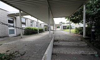 Die leerstehenden Gebäude des früheren Handwerkbildungszentrums am Kleiberweg dienen jetzt unter anderem als Obdachlosenunterkunft. - Wolfgang Rudolf Die leerstehenden Gebäude des früheren Handwerkbildungszentrums am Kleiberweg dienen jetzt unter anderem als Obdachlosenunterkunft. - Wolfgang Rudolf