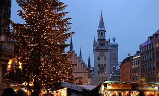 Wie wäre es während der Ferien mit einem Spaziergang über den Christkindlmarkt? - Karl-Josef Hildenbrand/dpa Wie wäre es während der Ferien mit einem Spaziergang über den Christkindlmarkt? - Karl-Josef Hildenbrand/dpa