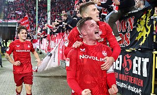 So jubelte FCK-Kapitän Marlon Ritter (vorne) im Hinspiel über seinen 3:0-Treffer gegen Paderborn. Teamkollege Tobias Raschl war erster Gratulant. - Imago Images So jubelte FCK-Kapitän Marlon Ritter (vorne) im Hinspiel über seinen 3:0-Treffer gegen Paderborn. Teamkollege Tobias Raschl war erster Gratulant. - Imago Images