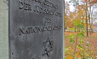 Der Davidstern am Mahnmal in Borgentreich wurde bereits vor Jahren beschädigt. - Svenja Ludwig Der Davidstern am Mahnmal in Borgentreich wurde bereits vor Jahren beschädigt. - Svenja Ludwig