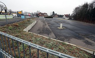 Das Gelände der ehemaligen Gaststätte Welscher an der Herforder Straße in Brake ist leer. Der Zaun drumherum wurde plakatiert. - Wolfgang Rudolf Das Gelände der ehemaligen Gaststätte Welscher an der Herforder Straße in Brake ist leer. Der Zaun drumherum wurde plakatiert. - Wolfgang Rudolf