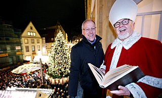 Oberbürgermeister Pit Clausen bei der Weihnachtsmarkt-Eröffnung 2018. - Sarah Jonek Oberbürgermeister Pit Clausen bei der Weihnachtsmarkt-Eröffnung 2018. - Sarah Jonek