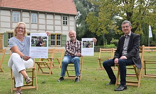 Heidrun Hellmann vom Stadtmarketing, Werner Best vom Werburg-Verein und Spenges Bürgermeister Bernd Dumcke (v. l.) laden zu einem Open-Air-Konzert mit venezianischen Klängen ein. - Mareike Patock Heidrun Hellmann vom Stadtmarketing, Werner Best vom Werburg-Verein und Spenges Bürgermeister Bernd Dumcke (v. l.) laden zu einem Open-Air-Konzert mit venezianischen Klängen ein. - Mareike Patock