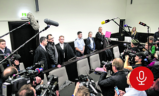 Der spektakuläre Mordprozess gegen die Angeklagten Angelika und Wilfried W. vor dem Paderborner Landgericht sorgte für enormes Medieninteresse. - picture alliance / dpa Der spektakuläre Mordprozess gegen die Angeklagten Angelika und Wilfried W. vor dem Paderborner Landgericht sorgte für enormes Medieninteresse. - picture alliance / dpa
