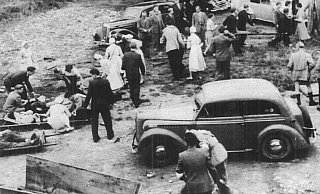 In der Delbrücker DRK-Chronik gibt es einen Eintrag vom August 1927: Zum ersten Mal ging es in Uniform zu einer Übung an den Boker Kanal, um Ertrinkende zu retten. - DRK/Repro: Brucksch In der Delbrücker DRK-Chronik gibt es einen Eintrag vom August 1927: Zum ersten Mal ging es in Uniform zu einer Übung an den Boker Kanal, um Ertrinkende zu retten. - DRK/Repro: Brucksch
