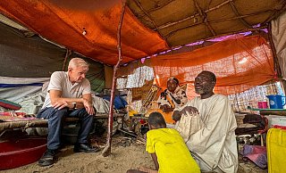 Egeland wirft der internationalen Gemeinschaft mit Blick auf die Krise im Sudan empörendes Verhalten vor. - Ahmed Elsir/NRK/dpa Egeland wirft der internationalen Gemeinschaft mit Blick auf die Krise im Sudan empörendes Verhalten vor. - Ahmed Elsir/NRK/dpa
