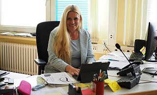 Sylvia Stebbing ist die neue Schulleiterin der Hoffmann-von-Fallersleben-Realschule in Höxter. - Nicole Fischer Sylvia Stebbing ist die neue Schulleiterin der Hoffmann-von-Fallersleben-Realschule in Höxter. - Nicole Fischer