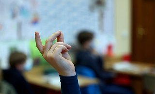 Seit dem 22. Februar sind die Schulen für einige Jahrgänge wieder geöffnet. - picture alliance/dpa/dpa-Zentralbild Seit dem 22. Februar sind die Schulen für einige Jahrgänge wieder geöffnet. - picture alliance/dpa/dpa-Zentralbild