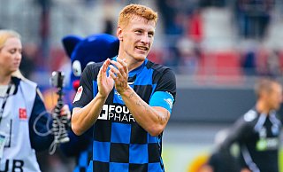 Laurin Curda überzeugt derzeit beim SC Paderborn als unangefochtener Stammspieler. Im Spiel gegen Kaiserslautern stand er jüngst rund 15 Minuten lang als Kapitän auf dem Feld. - BESIM MAZHIQI Laurin Curda überzeugt derzeit beim SC Paderborn als unangefochtener Stammspieler. Im Spiel gegen Kaiserslautern stand er jüngst rund 15 Minuten lang als Kapitän auf dem Feld. - BESIM MAZHIQI