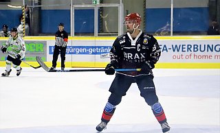 Bereit fürs Auftaktspiel: Die Herforder um ihren neuen Kapitän Björn Bombis starten mit einem Heimspiel gegen Rostock. - Jürgen Feyerabend Bereit fürs Auftaktspiel: Die Herforder um ihren neuen Kapitän Björn Bombis starten mit einem Heimspiel gegen Rostock. - Jürgen Feyerabend