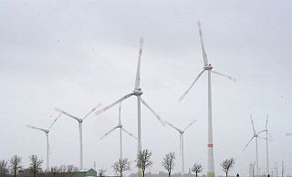 Windräder - Wann fällt die Umlage nach dem Erneuerbare-Energien-Gesetz (EEG)?. - Foto: Marcus Brandt/dpa Windräder - Wann fällt die Umlage nach dem Erneuerbare-Energien-Gesetz (EEG)?. - Foto: Marcus Brandt/dpa