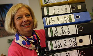 Sechs Aktenordner füllen die Schriftwechsel der stornierten Reisen der Kunden von Kerstin Ramhorst-Becker, Inhaberin des Tui-Reisecenters an der Bahnhofstraße. - Anne Neul Sechs Aktenordner füllen die Schriftwechsel der stornierten Reisen der Kunden von Kerstin Ramhorst-Becker, Inhaberin des Tui-Reisecenters an der Bahnhofstraße. - Anne Neul