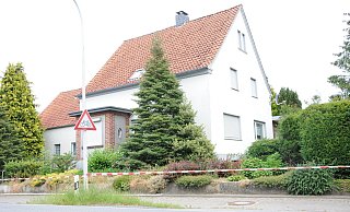 Stätte des Familiendramas: In diesem Einfamilienhaus an der Theenhausener Straße lebte das Ehepaar. - Marc Uthmann Stätte des Familiendramas: In diesem Einfamilienhaus an der Theenhausener Straße lebte das Ehepaar. - Marc Uthmann