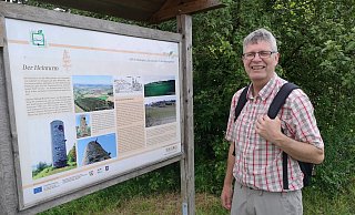 Bundestagsabgeordneter Christian Haase wandert gern. Für den Weg nach Schloß Holte-Stukenbrock nimmt er wohl besser das Auto. - Hermann Ludwig Bundestagsabgeordneter Christian Haase wandert gern. Für den Weg nach Schloß Holte-Stukenbrock nimmt er wohl besser das Auto. - Hermann Ludwig