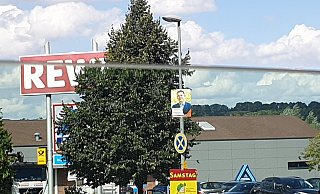 Verkehrsschilder und Wahlplakate am Kreisel in Willebadessen - Torsten Wagner Verkehrsschilder und Wahlplakate am Kreisel in Willebadessen - Torsten Wagner