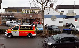 Aufsehen erregte der Einsatz von Polizei und SEK am Donnersvormittag in Warburg. - Simone Flörke Aufsehen erregte der Einsatz von Polizei und SEK am Donnersvormittag in Warburg. - Simone Flörke
