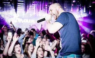Zum ersten Mal dabei: Im GoParc in Herford war Sänger Oli P. schon zu Gast. Am kommenden Wochenende steht er auch bei der Show "Schlager im Park" auf der Bühne. - Joe Cubick Zum ersten Mal dabei: Im GoParc in Herford war Sänger Oli P. schon zu Gast. Am kommenden Wochenende steht er auch bei der Show "Schlager im Park" auf der Bühne. - Joe Cubick