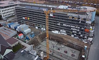 Die Arbeiten am Hotel-Neubau auf dem Elsbach-Areal schreiten zügig voran. - Thomas Diekenbrok Die Arbeiten am Hotel-Neubau auf dem Elsbach-Areal schreiten zügig voran. - Thomas Diekenbrok