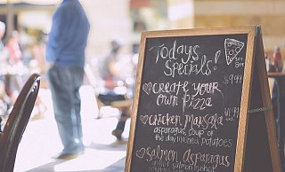 In einem Bünder Restaurant bestellen die Gäste nur zu 50 Prozent von der Speisekarte - der Rest wünscht sich was. - Symbolfoto: Pixabay In einem Bünder Restaurant bestellen die Gäste nur zu 50 Prozent von der Speisekarte - der Rest wünscht sich was. - Symbolfoto: Pixabay