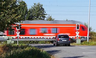 Zwischen Bielefeld und Herford mussten Bahngleise gesperrt werden. - Symbolbild: Pixabay Zwischen Bielefeld und Herford mussten Bahngleise gesperrt werden. - Symbolbild: Pixabay