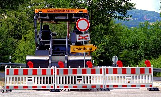 9 neue Baustellen gibt es jetzt in Bielefeld. Unter anderem sind Hauptverkehrsadern wie die Herforder Straße betroffen. - Symbolbild: Pixabay 9 neue Baustellen gibt es jetzt in Bielefeld. Unter anderem sind Hauptverkehrsadern wie die Herforder Straße betroffen. - Symbolbild: Pixabay
