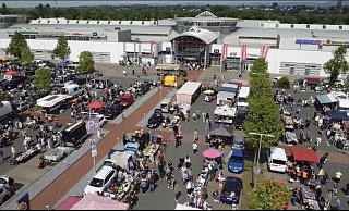 Bis zu 200 Ständen finden auf dem vorderen Parkplatz des Werre-Parks Platz. Der Kult-Flohmarkt findet bis auf den Januar immer Mitte eines Monats statt. - Markfuchs Bis zu 200 Ständen finden auf dem vorderen Parkplatz des Werre-Parks Platz. Der Kult-Flohmarkt findet bis auf den Januar immer Mitte eines Monats statt. - Markfuchs