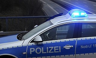 Die Polizei wurde von Zeugen zum Unfallort gerufen. - DPA Die Polizei wurde von Zeugen zum Unfallort gerufen. - DPA