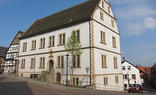Wer holt am 13 September die meisten Stimmen für das Nieheimer Bürgermeisteramt? - Josef Köhne Wer holt am 13 September die meisten Stimmen für das Nieheimer Bürgermeisteramt? - Josef Köhne
