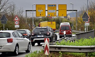 "Die Birne"- Mindens unübersichtliche Ortseinfahrt bleibt ein Unfallschwerpunkt. - Thomas Lieske "Die Birne"- Mindens unübersichtliche Ortseinfahrt bleibt ein Unfallschwerpunkt. - Thomas Lieske