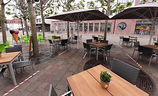 Mehr Platz für die gleiche Anzahl Tische braucht jetzt die Außengastronomie wie hier am Kamp in Paderborn. Die Gebühren dafür entfallen immerhin in diesem Jahr. - Mareike Gröneweg Mehr Platz für die gleiche Anzahl Tische braucht jetzt die Außengastronomie wie hier am Kamp in Paderborn. Die Gebühren dafür entfallen immerhin in diesem Jahr. - Mareike Gröneweg