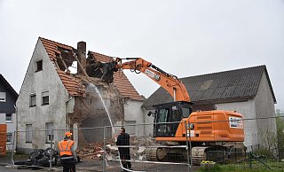 Am frühen Montagmorgen beginnt der Abriss des Horrorhauses in Bosseborn. - Thomas Kube Am frühen Montagmorgen beginnt der Abriss des Horrorhauses in Bosseborn. - Thomas Kube