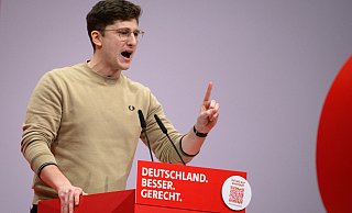 Philipp Türmer, Vorsitzender der Jusos, fordert einen Bundestags-Untersuchungsausschuss zum Wirken des früheren Verfassungsschutzpräsidenten Hans-Georg Maaßen im Staatsdienst. - Bernd von Jutrczenka/dpa Philipp Türmer, Vorsitzender der Jusos, fordert einen Bundestags-Untersuchungsausschuss zum Wirken des früheren Verfassungsschutzpräsidenten Hans-Georg Maaßen im Staatsdienst. - Bernd von Jutrczenka/dpa