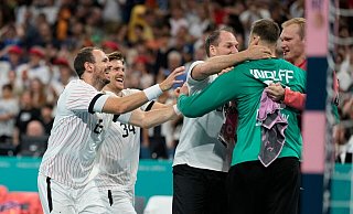 Die deutschen Handballer stehen im Olympia-Finale. - Aaron Favila/AP/dpa Die deutschen Handballer stehen im Olympia-Finale. - Aaron Favila/AP/dpa