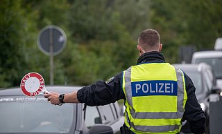 Inzwischen gibt es stationäre Kontrollen an allen deutschen Landgrenzen. - Harald Tittel/dpa Inzwischen gibt es stationäre Kontrollen an allen deutschen Landgrenzen. - Harald Tittel/dpa