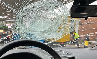 Hätten Sie in diesem Auto gewusst, was vor ihrer Stoßstange passiert? Die Polizei Bielefeld hatte ernste Zweifel. - Polizei Hätten Sie in diesem Auto gewusst, was vor ihrer Stoßstange passiert? Die Polizei Bielefeld hatte ernste Zweifel. - Polizei
