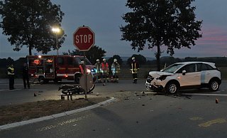 Bei Steinheim-Bergheim sind ein Leichtkraftrad und ein SUV zusammengestoßen. - Polizei Höxter Bei Steinheim-Bergheim sind ein Leichtkraftrad und ein SUV zusammengestoßen. - Polizei Höxter