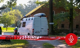 Mordermittlungen: Am Tatort suchten Ermittler nach Spuren zum Täter. - Andreas Zobe Mordermittlungen: Am Tatort suchten Ermittler nach Spuren zum Täter. - Andreas Zobe