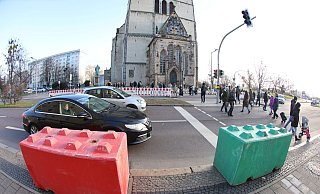 Das Sicherheitskonzept für den Weihnachtsmarkt und die polizeiliche Einsatzkonzeption stehen im Fokus. (Archivbild) - Matthias Bein/dpa Das Sicherheitskonzept für den Weihnachtsmarkt und die polizeiliche Einsatzkonzeption stehen im Fokus. (Archivbild) - Matthias Bein/dpa