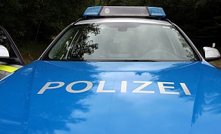 Die Polizei sucht drei junge Männer. - Symbolfoto: Pixabay Die Polizei sucht drei junge Männer. - Symbolfoto: Pixabay