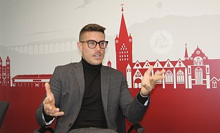 Marcel Pouchain Meyer, Head of Communications Deutschland, Schweiz und Österreich für Ryanair, war in Paderborn und besuchte auch die NW-Redaktion. - Uwe Müller Marcel Pouchain Meyer, Head of Communications Deutschland, Schweiz und Österreich für Ryanair, war in Paderborn und besuchte auch die NW-Redaktion. - Uwe Müller