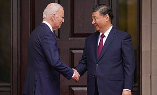 Joe Biden (l.) begrüßt Chinas Präsident Xi Jinping. - Doug Mills/The New York Times/AP/dpa Joe Biden (l.) begrüßt Chinas Präsident Xi Jinping. - Doug Mills/The New York Times/AP/dpa