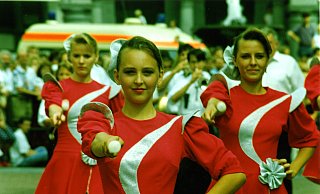 Junge Menschen, die für Weltoffenheit werben, gehören ab den 1960er-Jahren zum Liborifest. - Stadt- und Kreisarchiv Paderborn Junge Menschen, die für Weltoffenheit werben, gehören ab den 1960er-Jahren zum Liborifest. - Stadt- und Kreisarchiv Paderborn