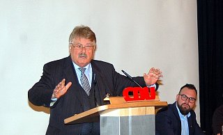Elmar Brok sprach auf der Kreisvertreterversammlung in der Stadthalle Lübbecke. - Michael Grundmeier Elmar Brok sprach auf der Kreisvertreterversammlung in der Stadthalle Lübbecke. - Michael Grundmeier