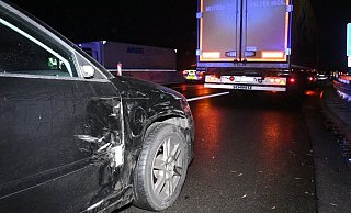 Auf dem gerade freigegebenen Teilstück der A33 kam es am Montagabend zu einem Unfall zwischen einem Auto und einem Lkw. - Andreas Eickhoff Auf dem gerade freigegebenen Teilstück der A33 kam es am Montagabend zu einem Unfall zwischen einem Auto und einem Lkw. - Andreas Eickhoff